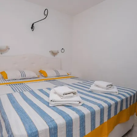 Bitez Oezel Havuzlu Muhafazakar 5+1 Hotel Bodrum